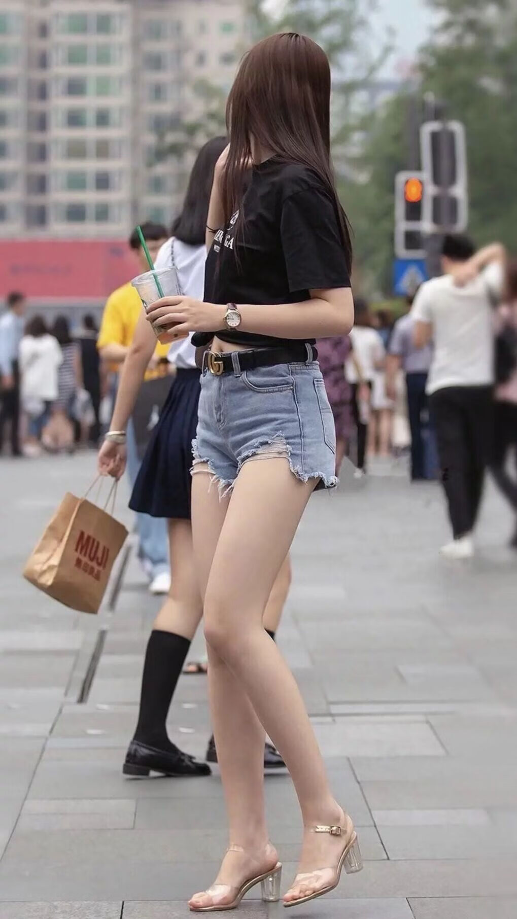 kaiyun体育综合-_老鹰速度快，场上节奏紧凑激烈_，老鹰飞得快不快