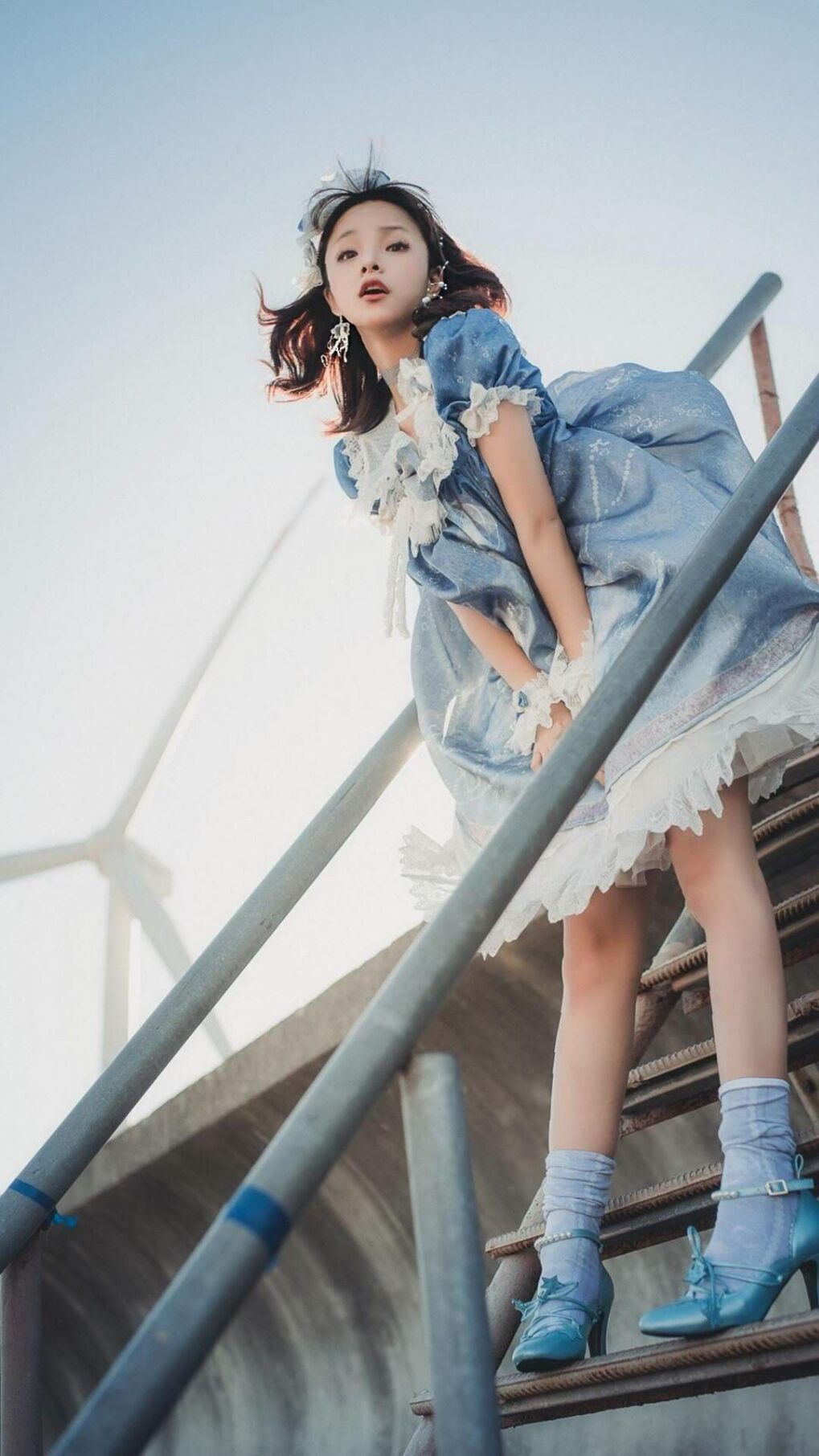 博卡中场组织缺乏核心，传控被切断，博卡主场球衣