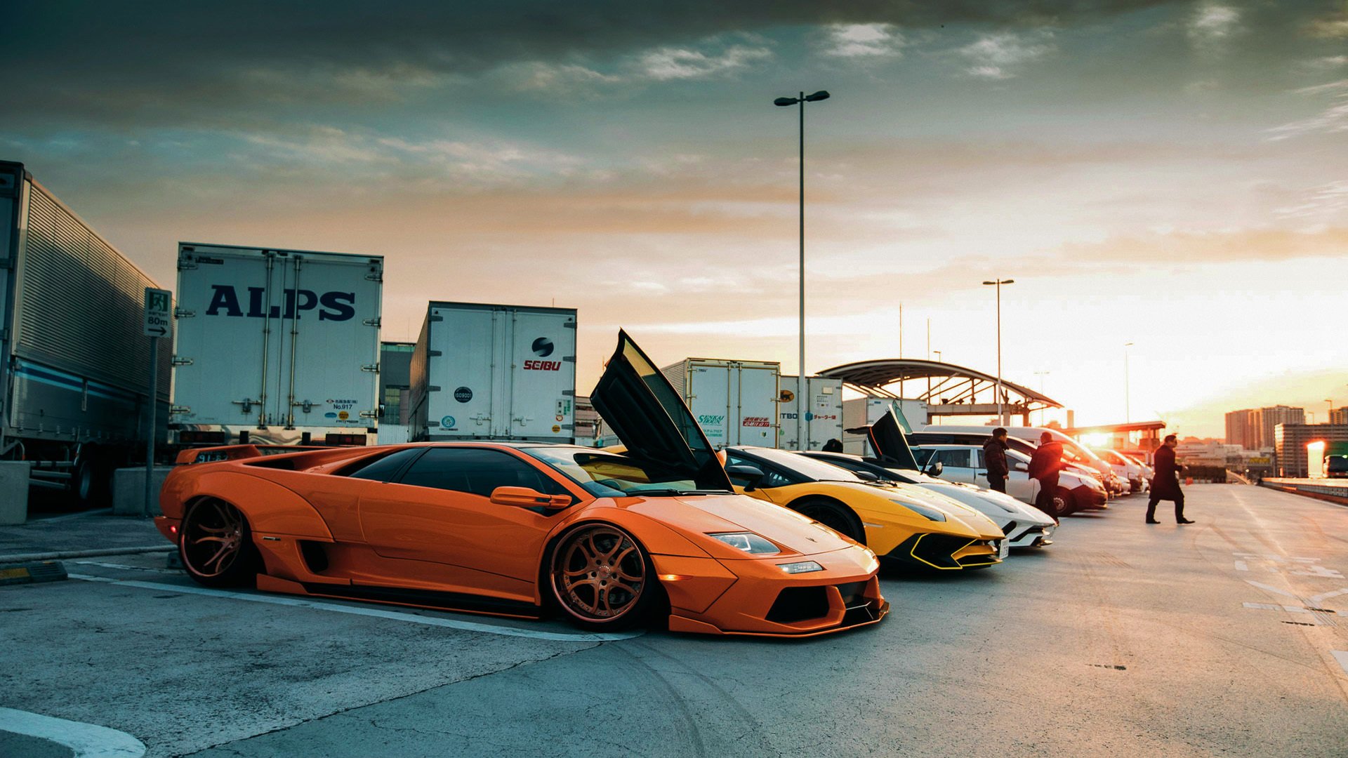 中国足球国家队进攻与防守训练协同推进,国足的防守