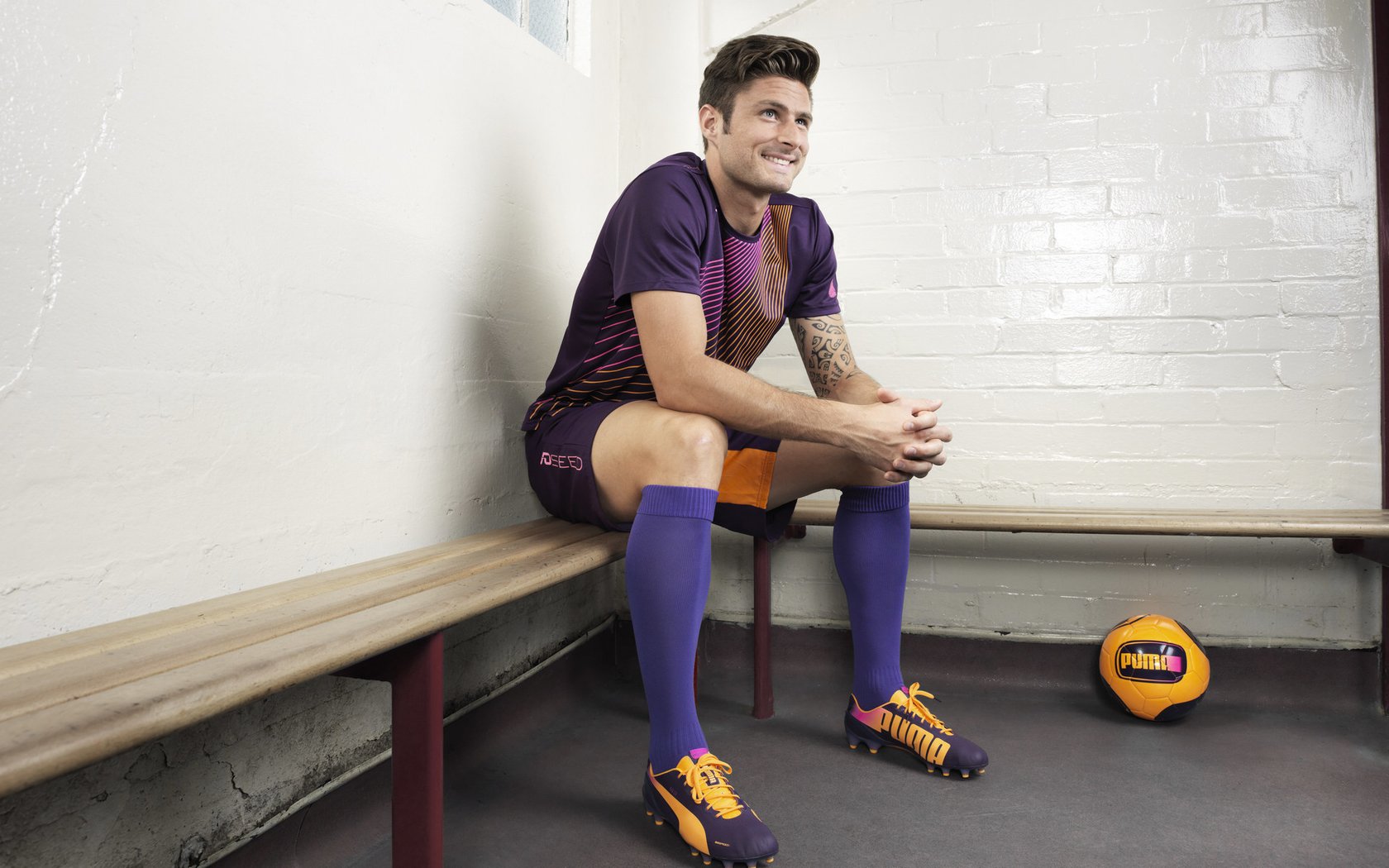 开云体育下载官网-冰雪奇缘：北极圈内的极光与极速竞速，冰雪奇缘寻找北极光